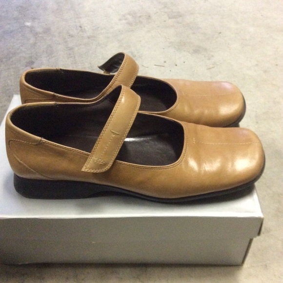 Nine West Mary Jane shoes - Picture 2 of 2